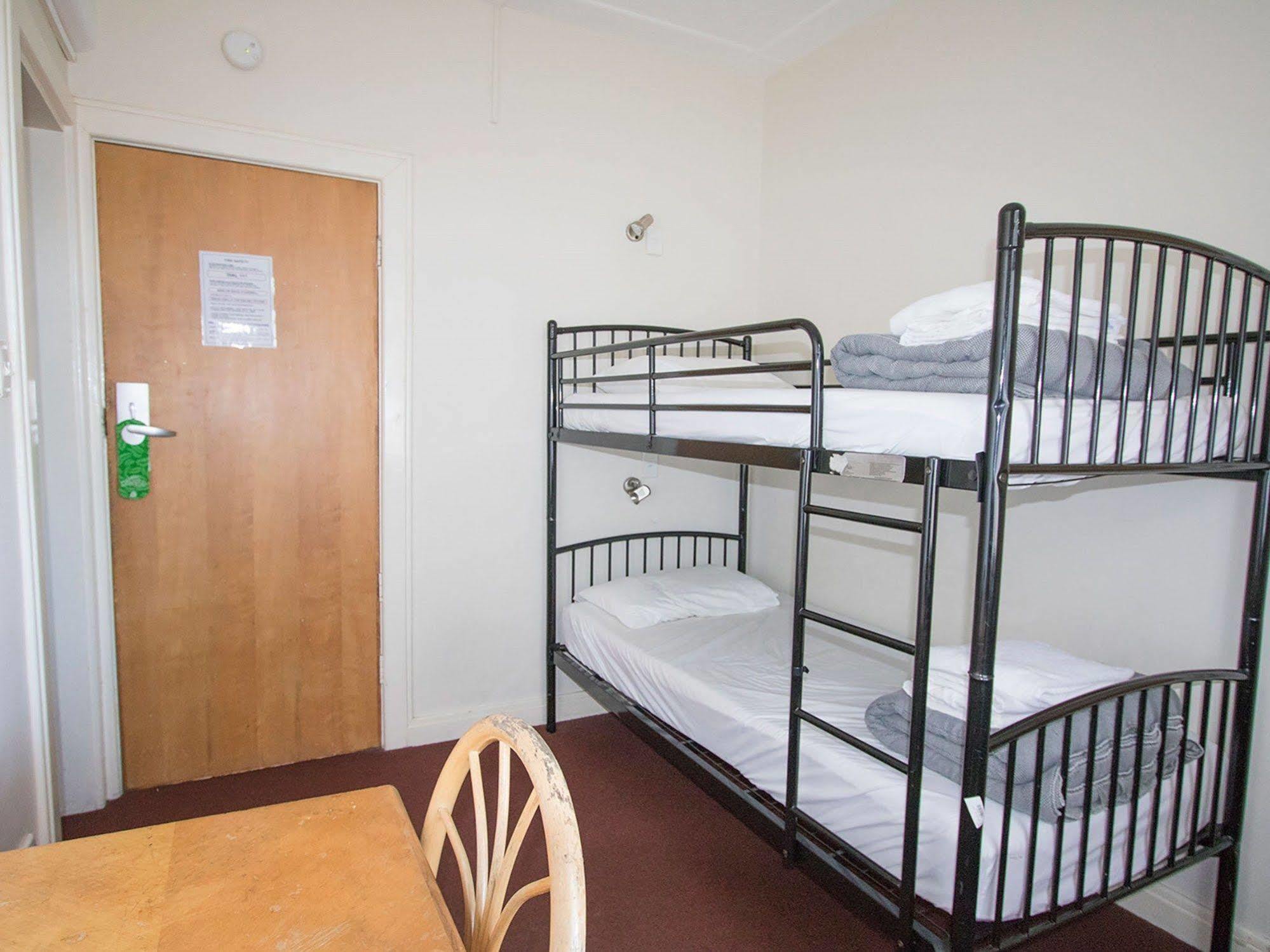 Hotel Waterloo & Backpackers Wellington Extérieur photo